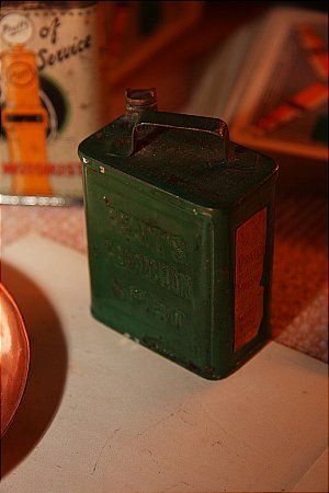 PRATT'S MINATURE PETROL CAN - click to enlarge